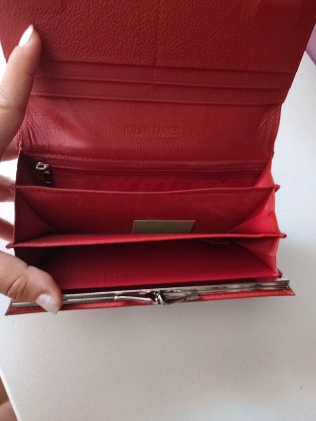 Monedero rojo piel efecto cocodrilo