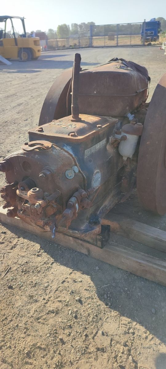 Motor antiguo deutz 700kg de peso aproximado