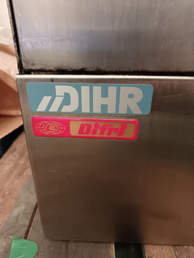 Lavavasos industrial DIHR DW100M