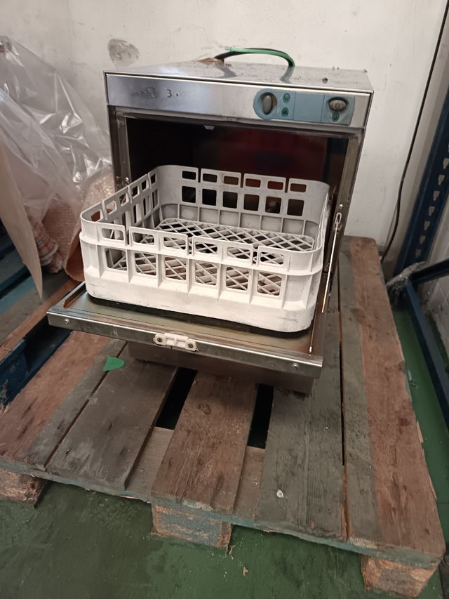 Lavavasos industrial DIHR DW100M