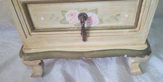 SINFONIER B & B DE 6 CAJONES CON ADORNOS FLORALES.