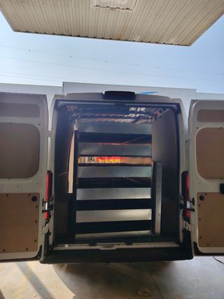 Autónomo con furgoneta