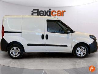 Fiat Doblò Cilindrada: 1598 cm³ Tipo de combustible: Diésel Potencia del motor: 77 kW / 105 CV