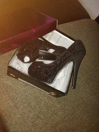 ✨️TACONES NEGROS DE LUJO✨️