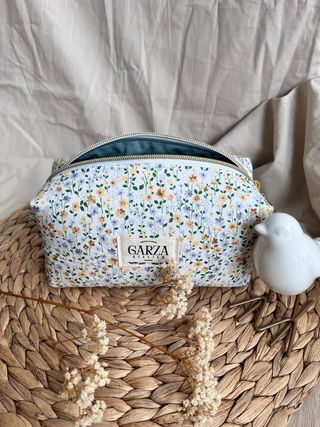 Neceser floral. Cosmetic bag handmade