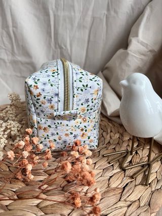 Neceser floral. Cosmetic bag handmade