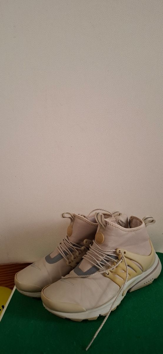 Zapatillas Nike Air Presto Mid Beige