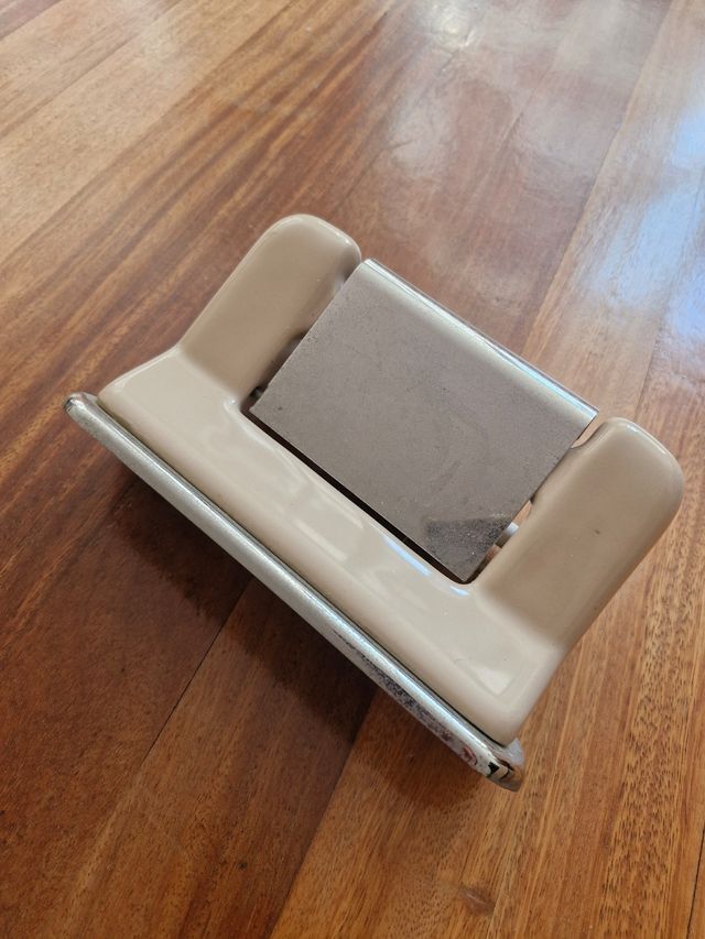 Gioco da bagno in porcellana vintage beige