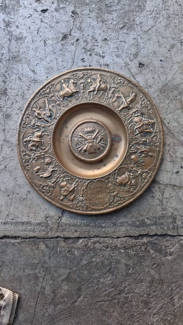 Plato antiguo bronce Holanda 1965