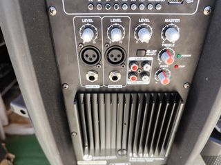 Altavoz FunGeneration 800/400 muy completo