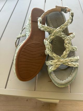 Sandalias cuña esparto verdes