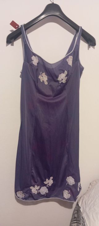 Camisón vintage morado