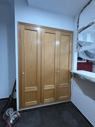 Armario empotrado madera 3 puertas