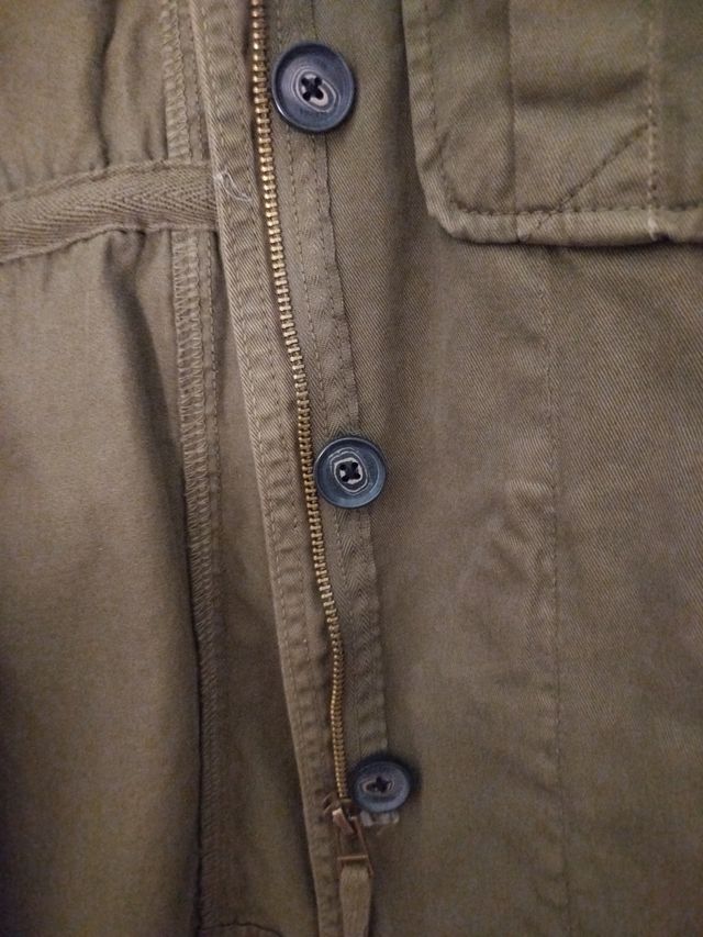 Cazadora Bershka verde militar