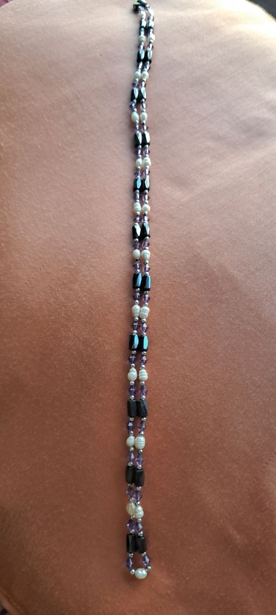 Collar cuentas imán - Negro, Morado.