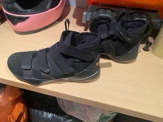 Zapatillas Nike LeBron Witness V