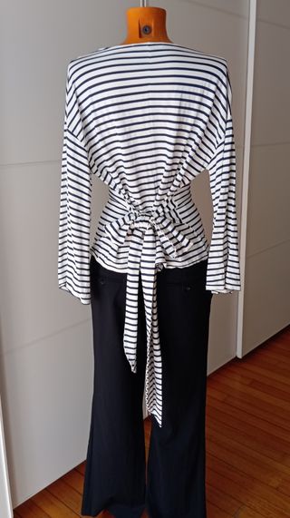 Camiseta rayas azul marino-blanco. Uterqüe.