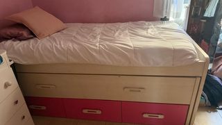 Cómoda Micuna bebé + bañera
Cama nido + colchon