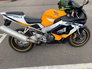 CBR 900.  929