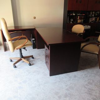 Despacho oficina: 1 mesa + cajonera