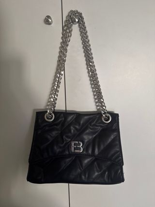 Bolso negro cadena plata