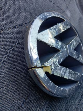 Anagrama VW - Logo Volkswagen dañado