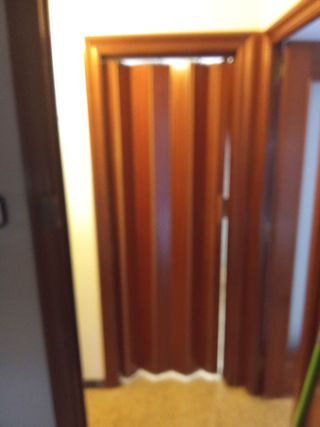 Puerta plegable madera