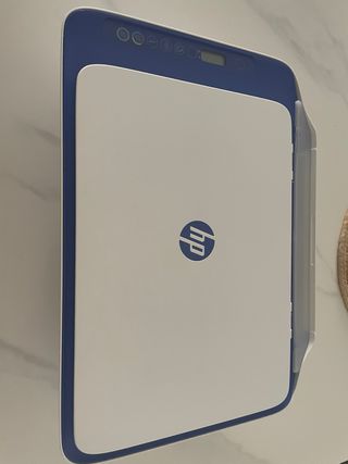 Impresora HP DeskJet 2710 - Blanca y Azul