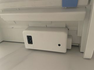 Impresora HP DeskJet 2710 - Blanca y Azul