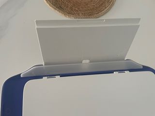 Impresora HP DeskJet 2710 - Blanca y Azul