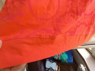 Camiseta naranja talla grande 