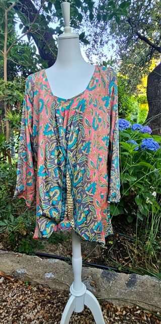 Conjunto top y chaqueta overall reversible paisley
