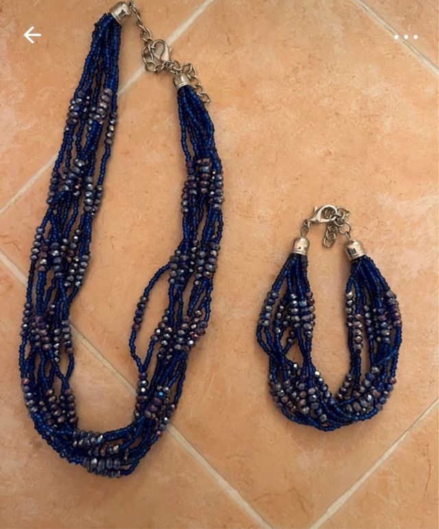 Collana e bracciale blu