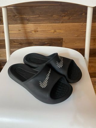 Chanclas Nike Niño - Talla 35