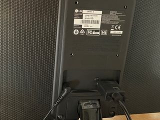 Monitor LG panorámico.
22 pulgadas.