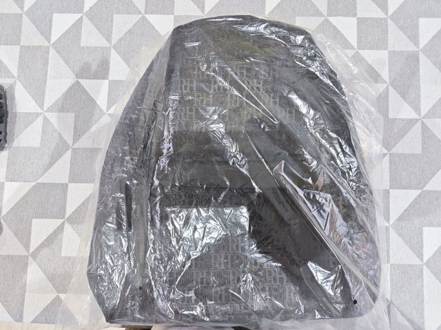 MOCHILA + FUNDA PORTAIL PEDRO DEL HIERRO EDICION E