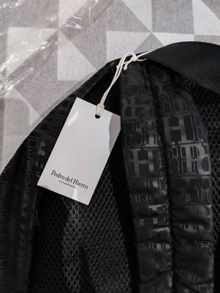 MOCHILA + FUNDA PORTAIL PEDRO DEL HIERRO EDICION E