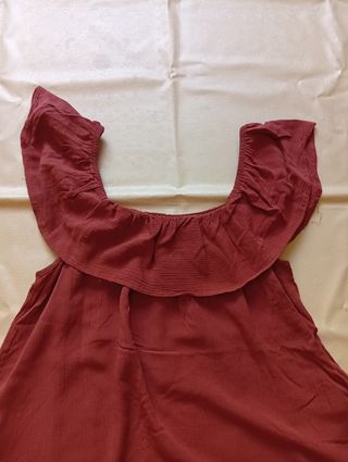 Blusa roja talla S - hombros descubiertos