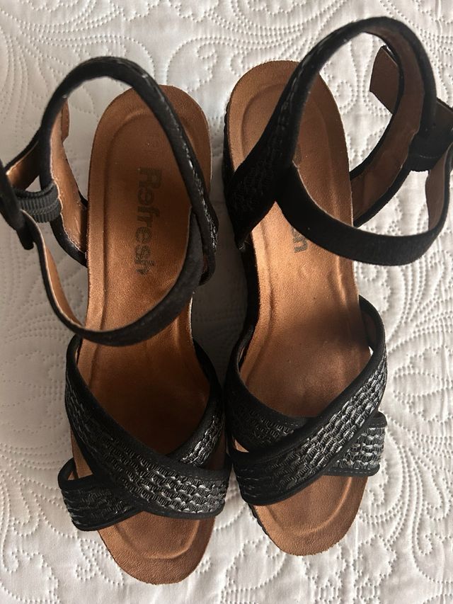 Sandalias cuña negras