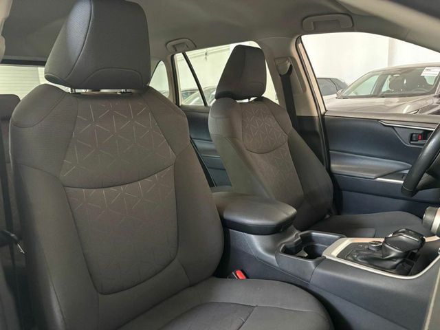 Toyota Rav4 2.5l 220H Business 4WD