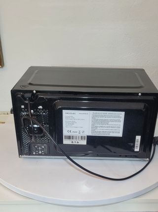 Microondas Cecotec digital 23 litros.