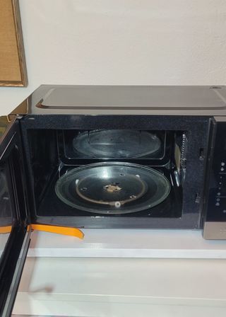 Microondas Cecotec digital 23 litros.