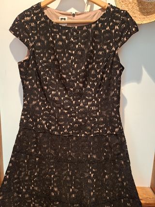 Vestido encaje negro beige