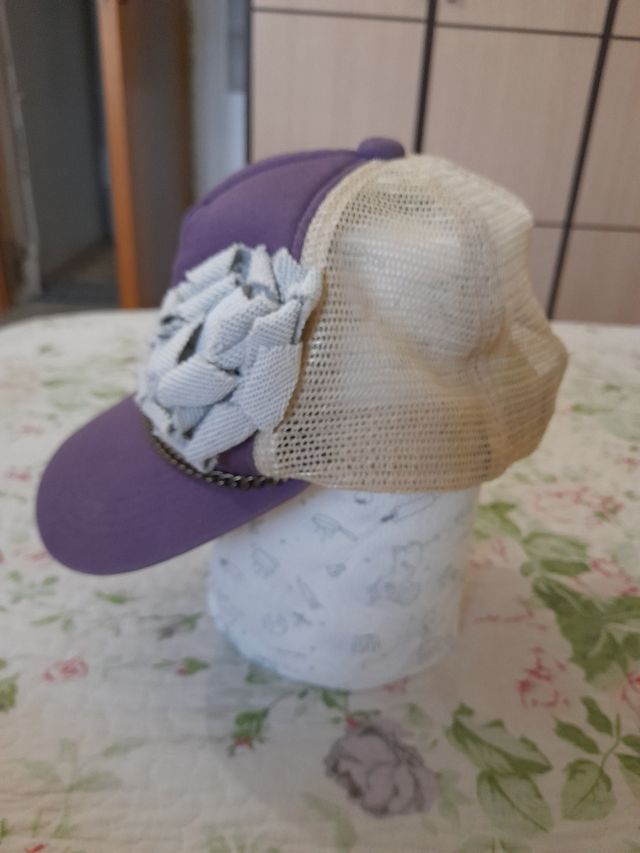 Cappellino Chiara Martin viola