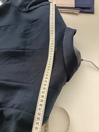 Completo giacca e vestito blu
Lavorazione sartoria