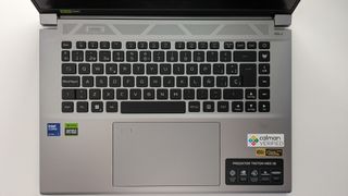 Acer Predator Triton Neo 32GB RTX 4070 Win11 Pro