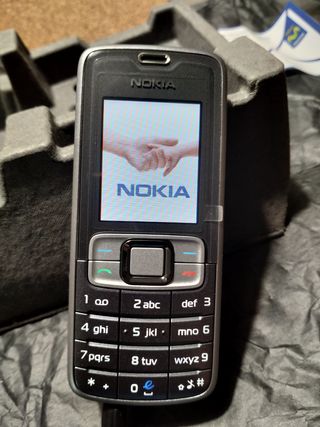 Nokia 3109 Classic - móvil negro y plata