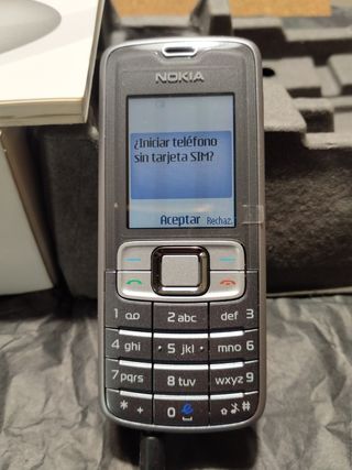 Nokia 3109 Classic - móvil negro y plata