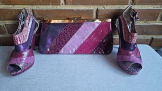 Sandalias tacón morado y cartera