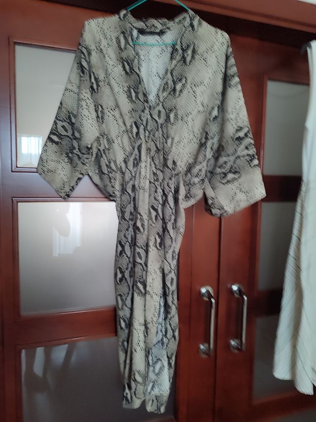 Vestido Zara midi serpiente M